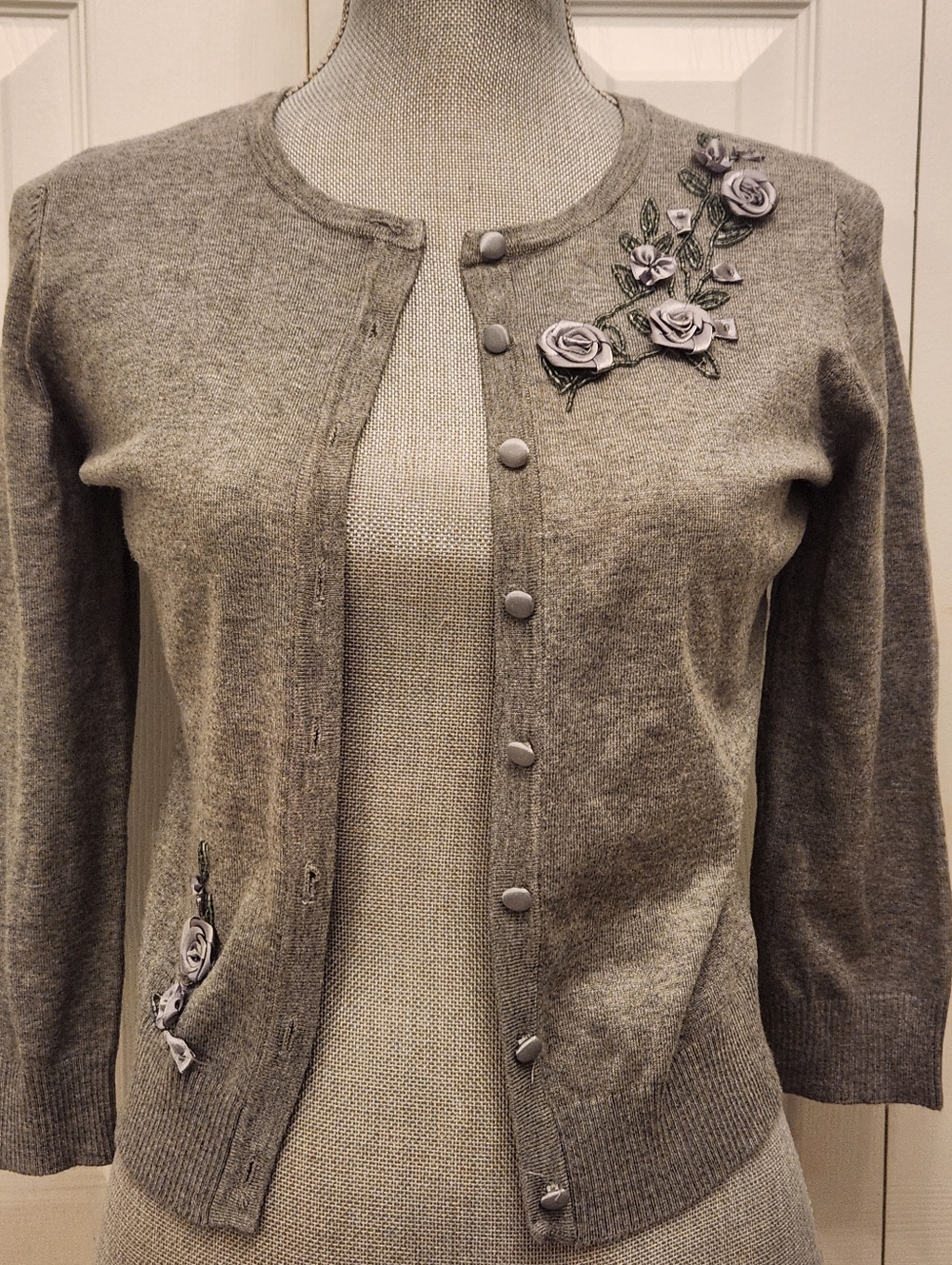 John Paul Richard Embroidered Crewneck Cardigan Sweater - Gray